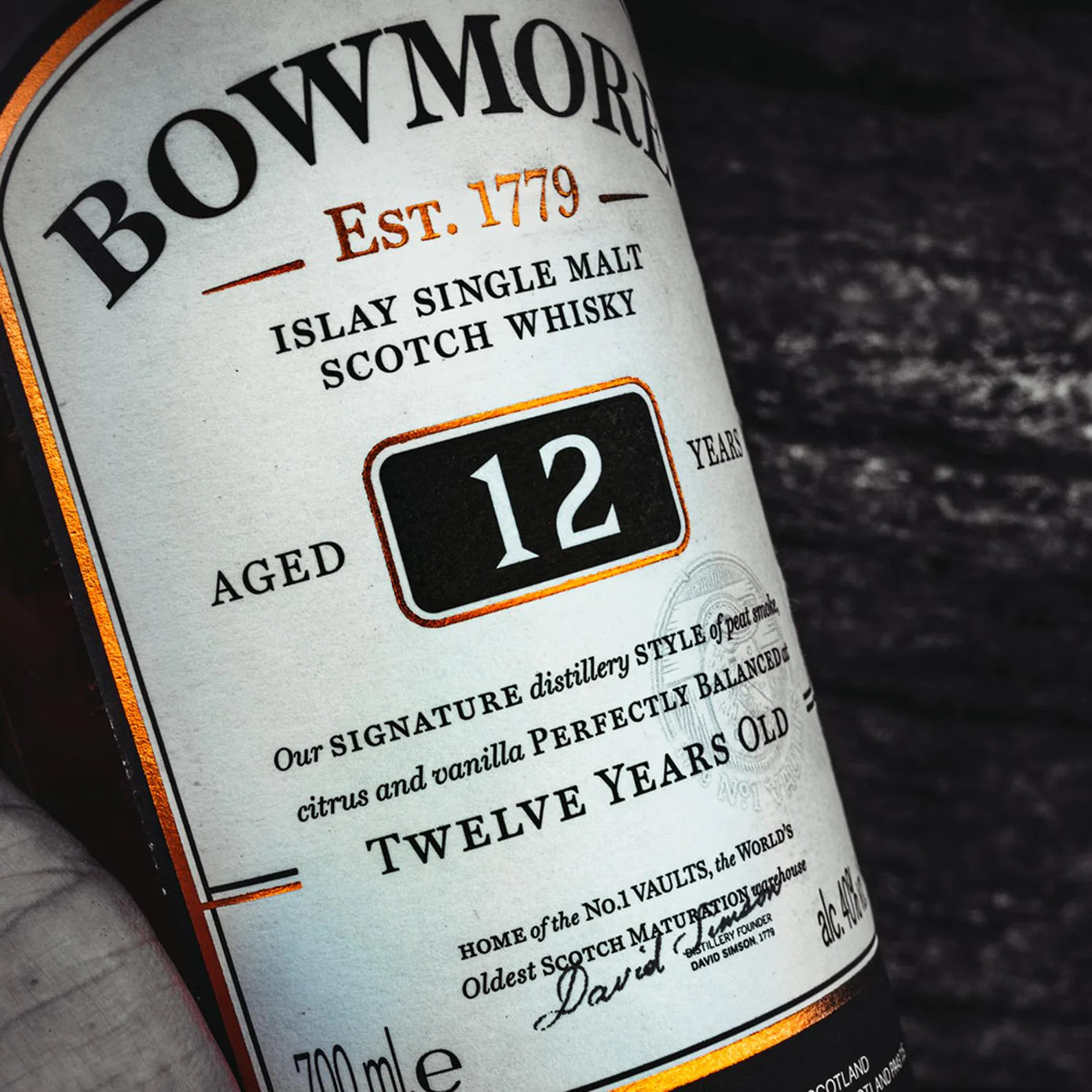 BOWMORE 12 YEARS SINGLE MALT WHISKY
